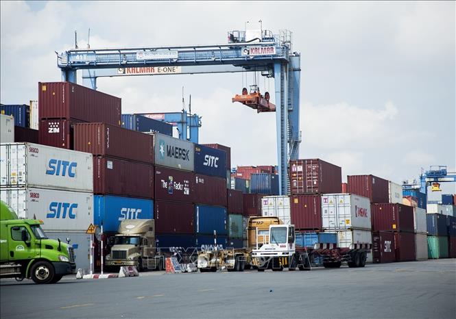 Phát triển kinh tế Đông Nam Bộ – Gỡ điểm nghẽn logistics